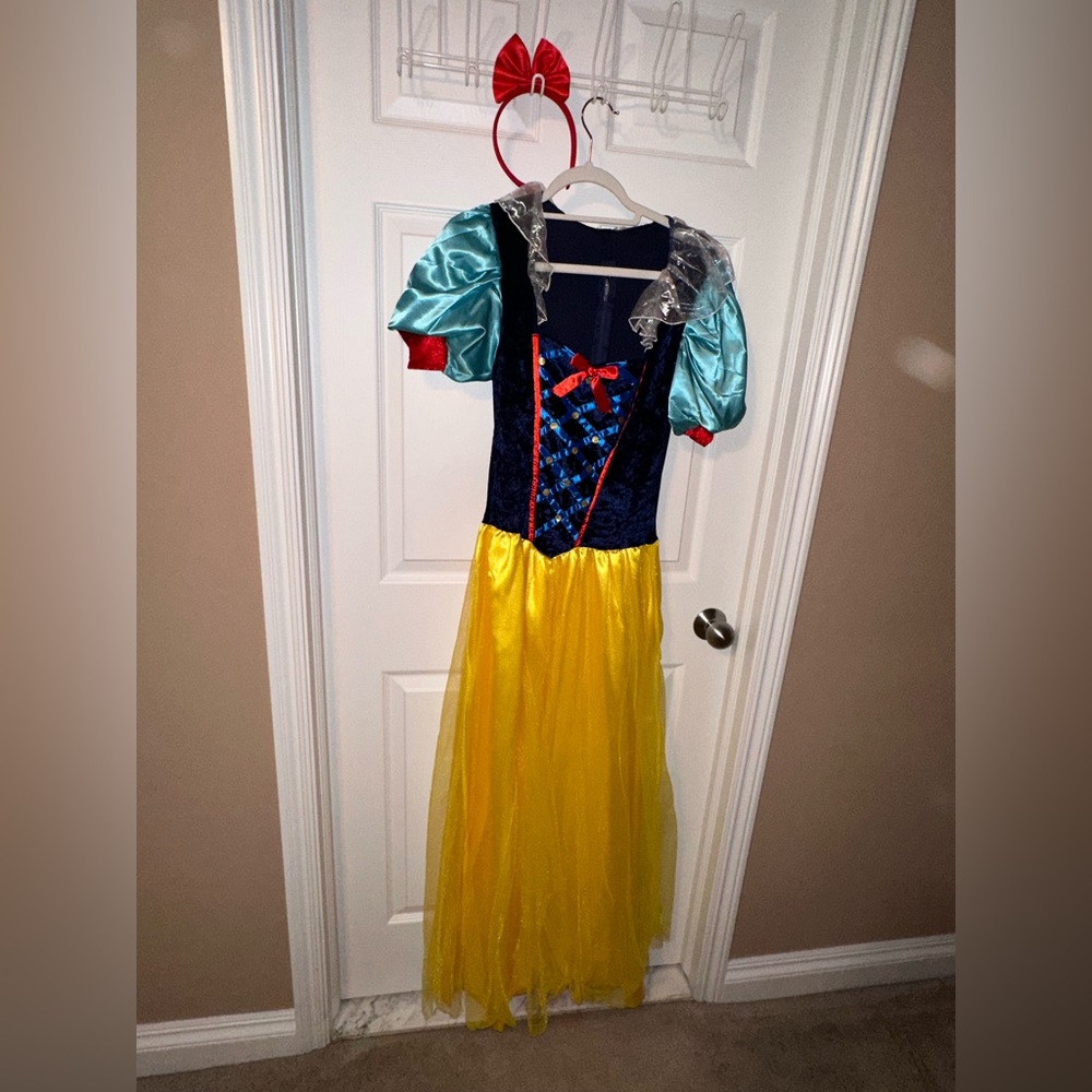 Belle costume